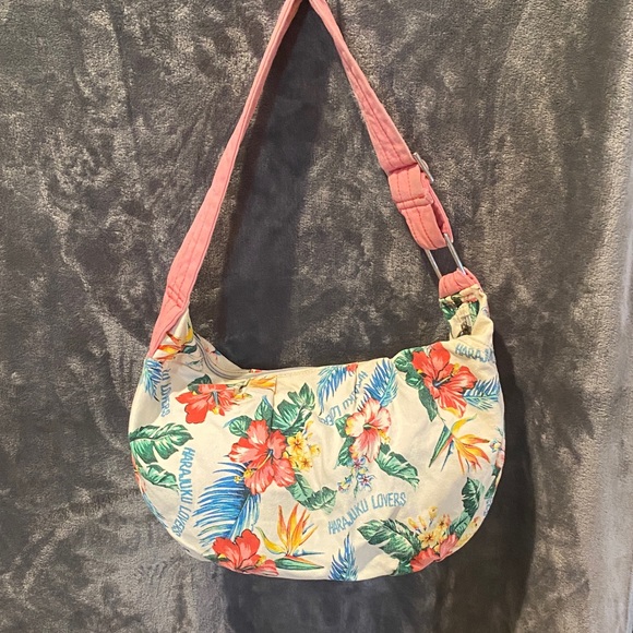 Floral Pink and Cream Women's Bag - Picture 3 of 11